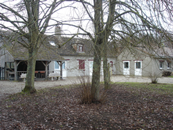 g&icirc;te sarthe