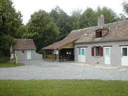 g&icirc;te en sarthe